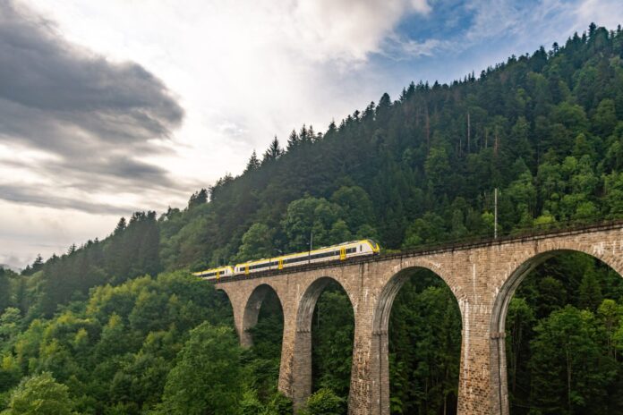 Historische Eisenbahnbrücke an der Ravennaschlucht im Schwarzwald, Bild: AdobeStock Historische Eisenbahnbrücke an der Ravennaschlucht im Schwarzwald, Bild: AdobeStock